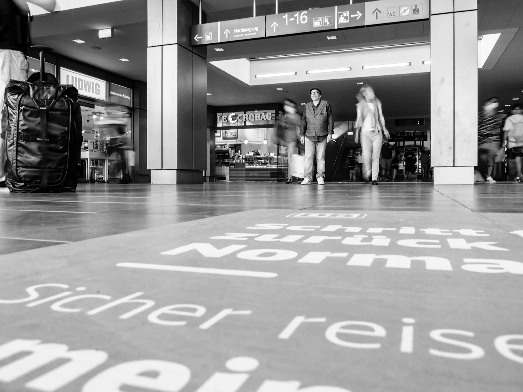 Die Reise hat begonnen, nächste Ausstellung...
28. August 2026, 18 Uhr Vernissage in der @galerieelitzer 
Ihr seid herzlichst eingeladen!

Foto by @jm_laffitau